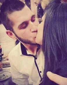 <3